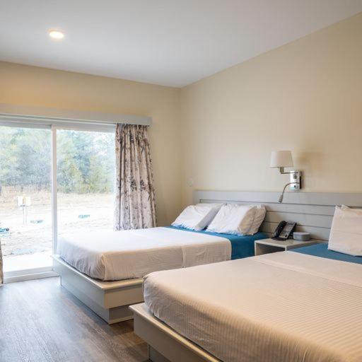 Leelas Villa Inn Flesherton Екстер'єр фото