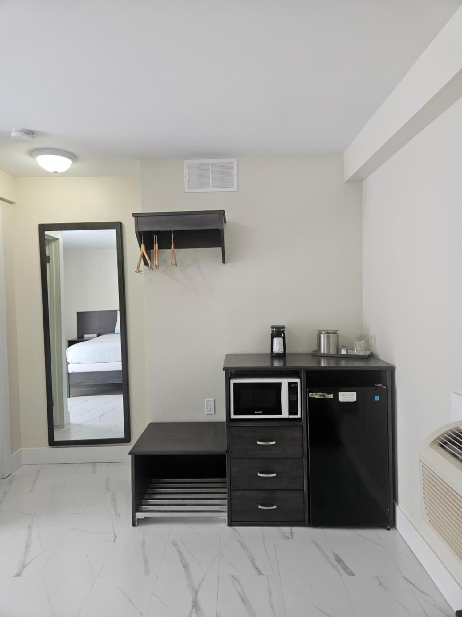 Leelas Villa Inn Flesherton Екстер'єр фото