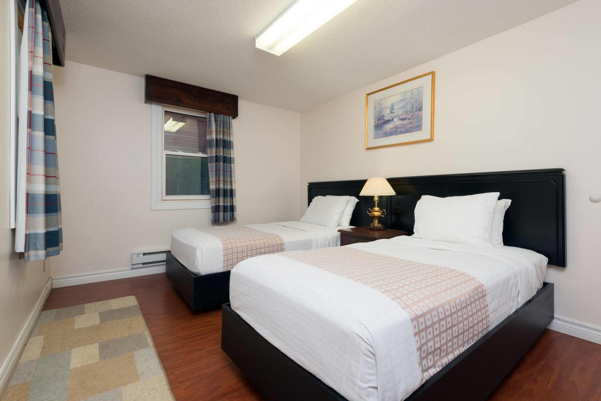 Leelas Villa Inn Flesherton Екстер'єр фото